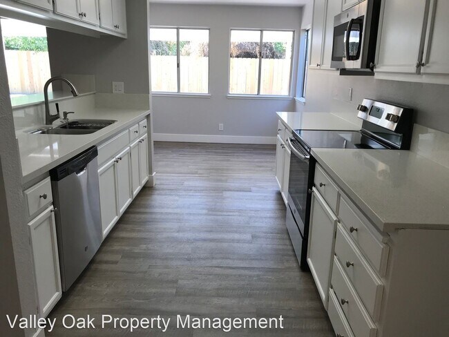 Foto del edificio - 3 br, 2 bath House - 5105 Sisk Rd