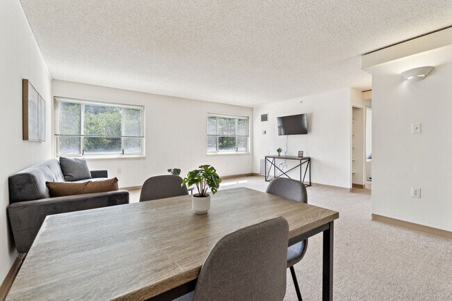 Foto del edificio - 1711 Bellevue Ave