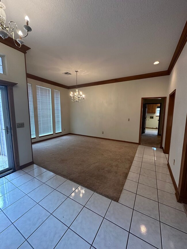 Building Photo - 5524 Woodmont Dr