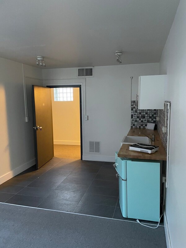 Foto del edificio - 416 E Main St