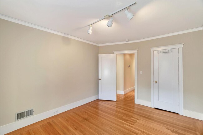 Foto del edificio - Grove Street 1529 - 1531