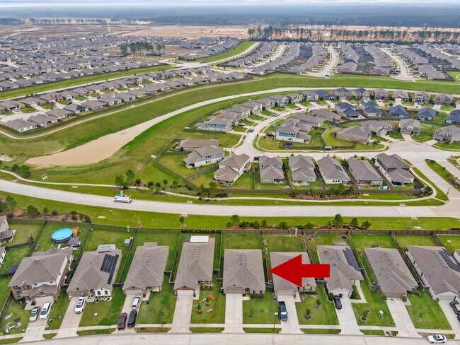 Foto del edificio - 15127 Willow Tree Ln