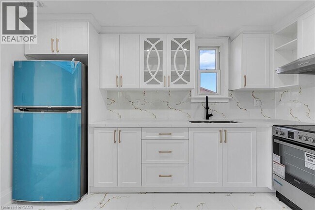 Photo du bâtiment - 581 Lancaster St W