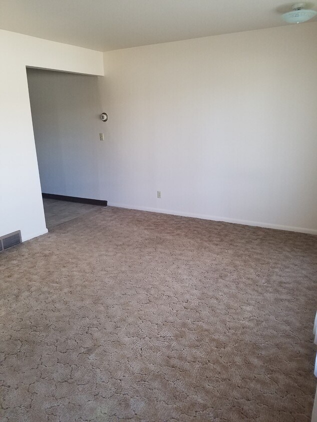 Foto principal - 915 Lincoln Ave
