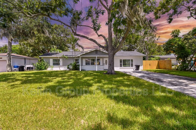 Primary Photo - 2221 Calexico Way S