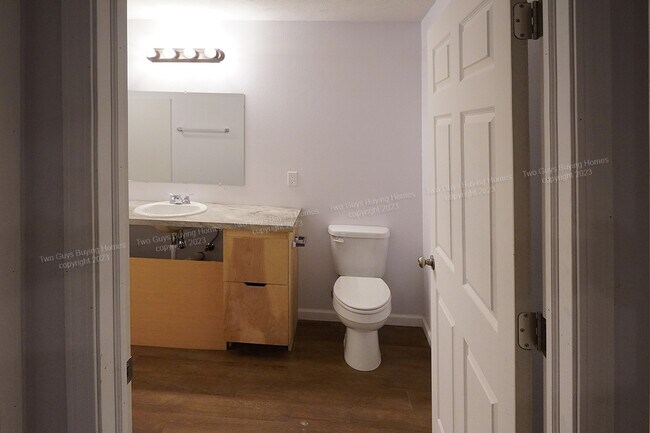 Foto del edificio - 2420 E Blaine St