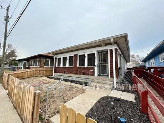 Photo - 1840 W Maryland St House