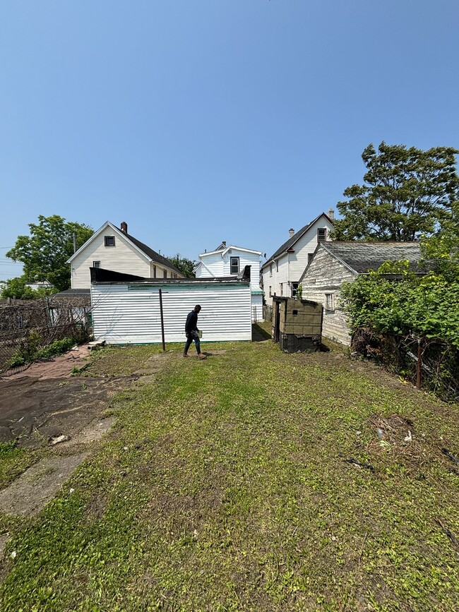 Building Photo - 19 Winchester Ave