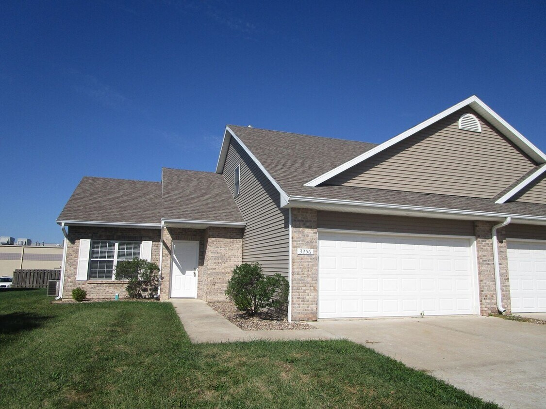 32563258 Wind River Cir. Apartment for Rent in Columbia, MO