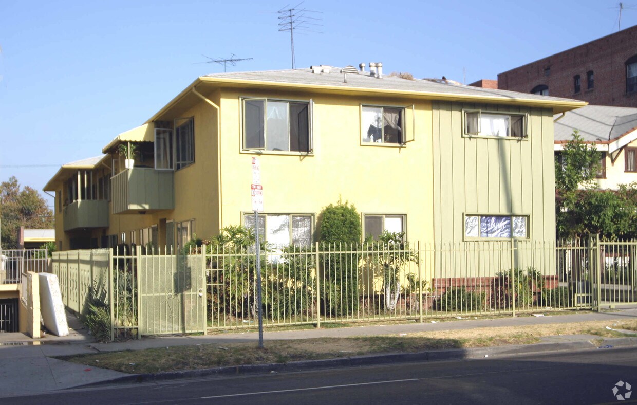 Foto del edificio - 119 S Normandie Ave