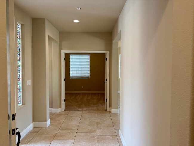 Building Photo - Beautifully Updated 3 Bedroom, 2 Bath Home...