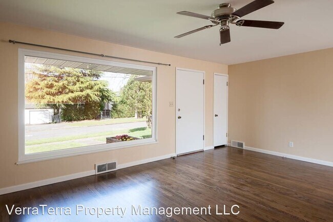Building Photo - 3 br, 1 bath House - 8106 39th Ave SW