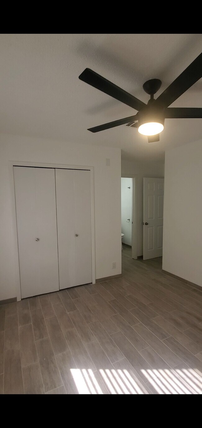 Foto del edificio - 549 NW Renfro St