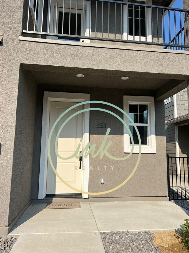 Building Photo - New Build Townhome Close to Downtown Gardn...