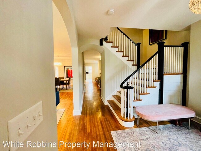 Foto del edificio - 5 br, 3.5 bath House - 1015 N Rodney St.