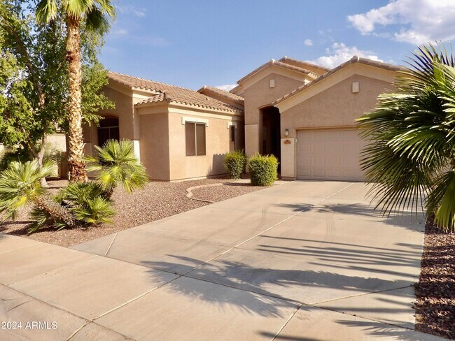 Building Photo - 4978 E Karsten Dr