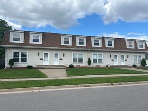 Building Photo - 717 Fairwood Dr