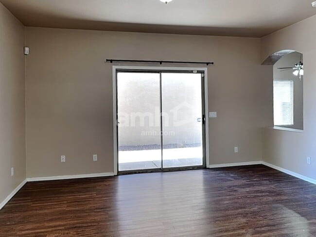 Building Photo - 1143 N Steele