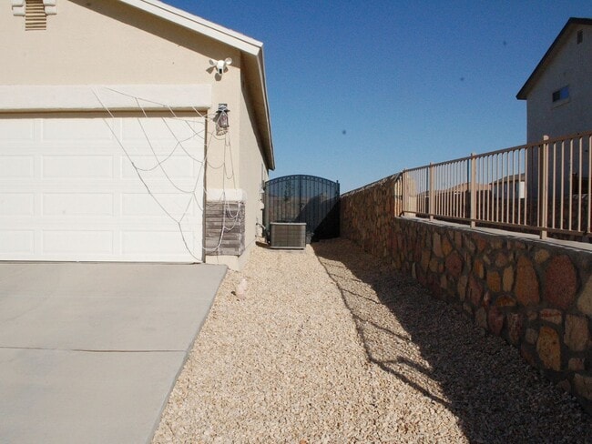 Foto del edificio - 3 Bedroom Single Family Home in El Paso