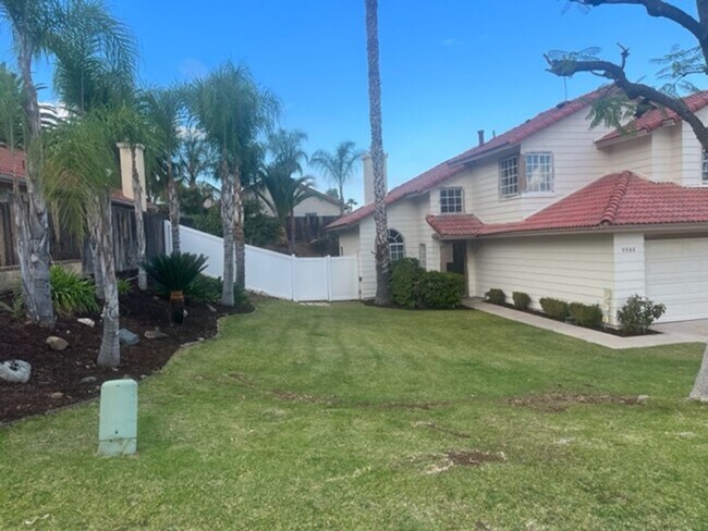 Building Photo - $2,975 3 bedroom 2.5 bath Corona Rolling H...