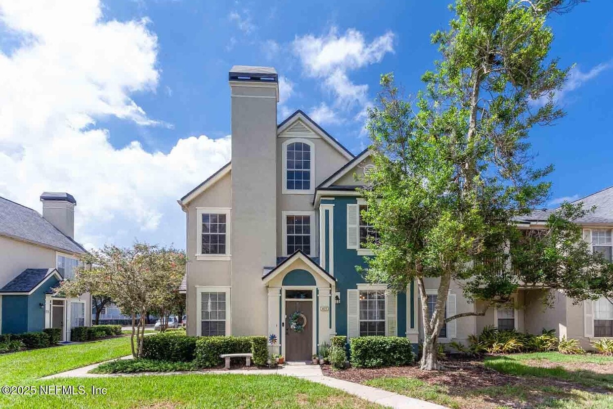 Primary Photo - 13700 Richmond Park Dr N