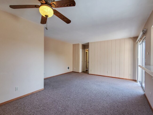 Building Photo - Clairemont Mesa East - Spacious 1 Bedroom ...