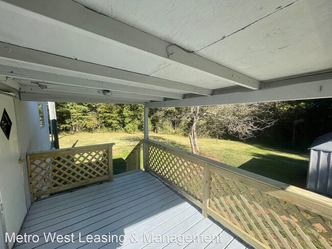 Building Photo - 3 br, 2 bath House - 5 Twin Oak Dr.