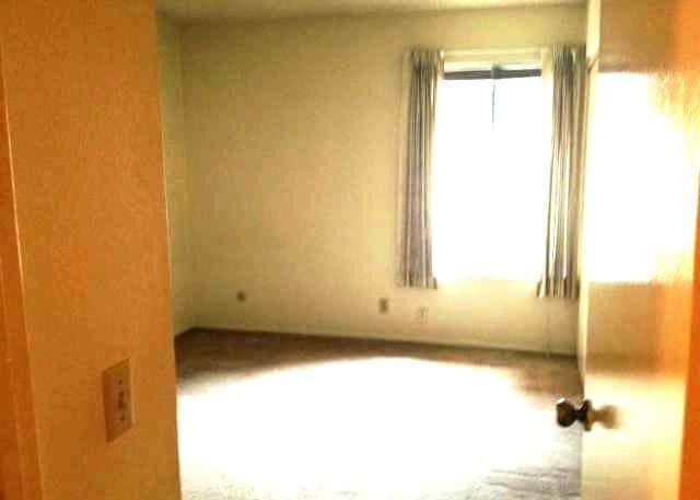 Building Photo - 1008 Las Lomas Dr