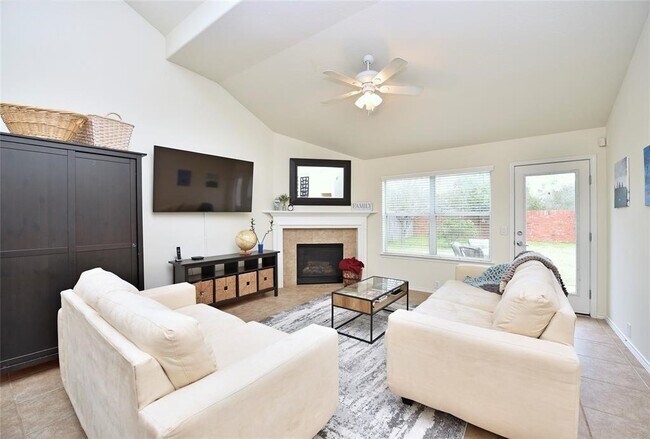 Building Photo - 7215 Ravenswood
