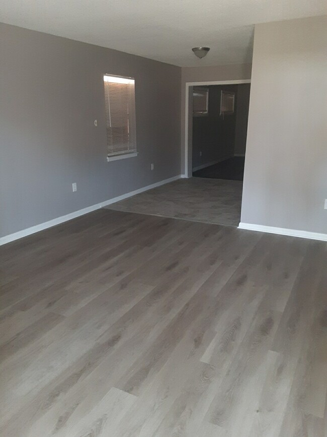 Building Photo - 4406 Double Tree St