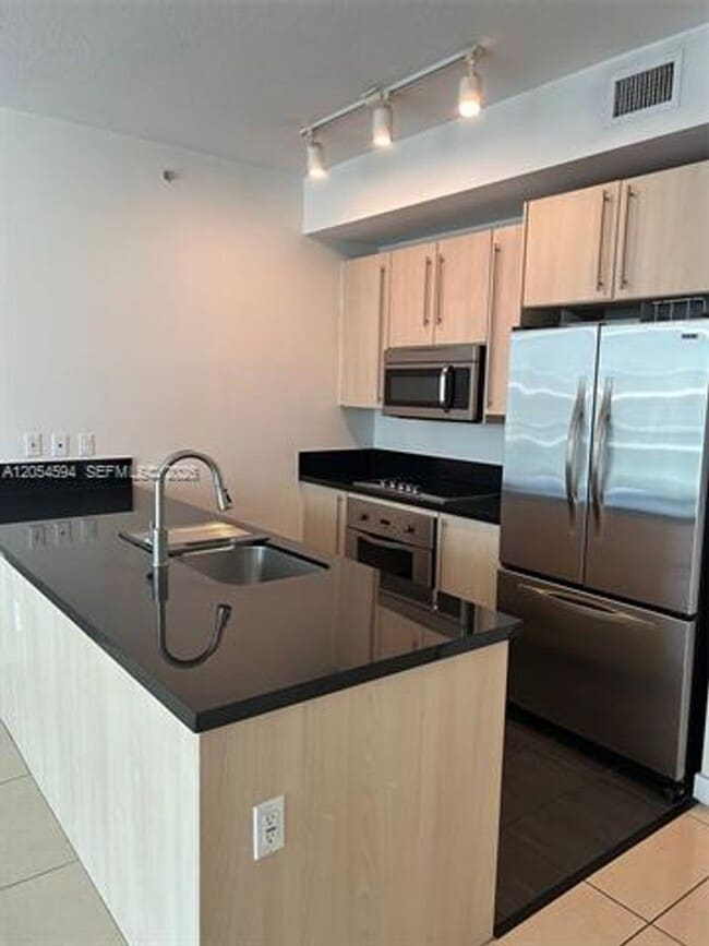 Photo - 1111 SW 1st Ave cu-3816 Apartment