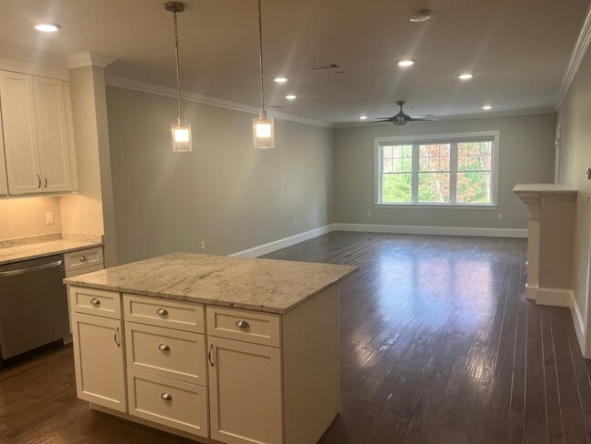 Building Photo - Water Pointe