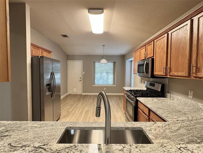 Building Photo - 1007 Barclay Dr