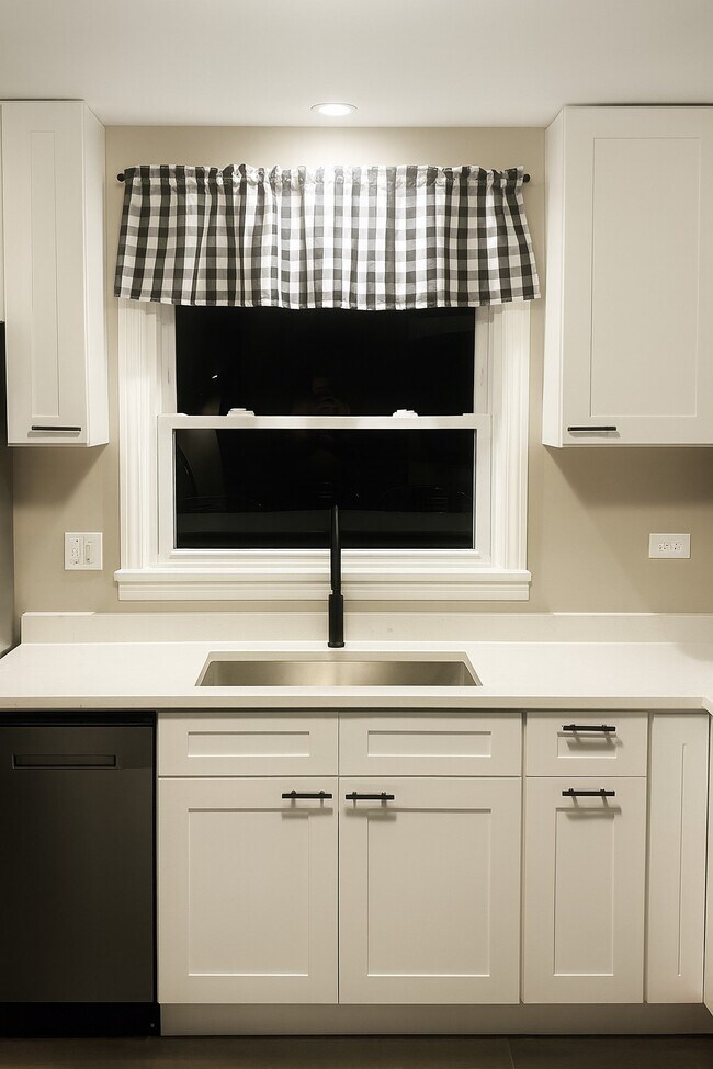 Foto del edificio - 9127 Central Ave