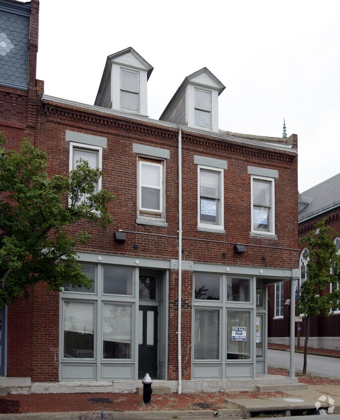 Building Photo - 1701 S 11th St