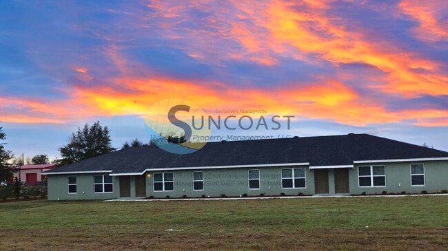 Building Photo - 2 beds / 2 Baths Available now!