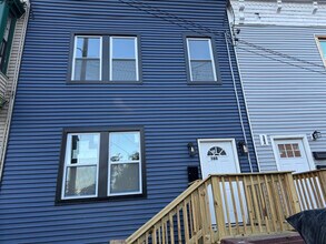 Building Photo - 380 1st St