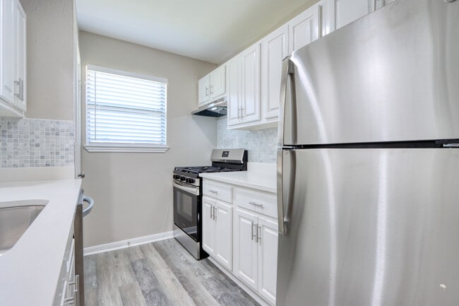 Building Photo - 2105 Interurban Blvd