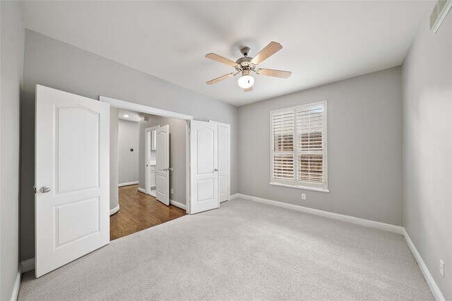 Foto del edificio - 2304 Albans Rd