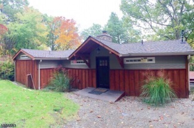 Foto del edificio - 51 W Shore Trail