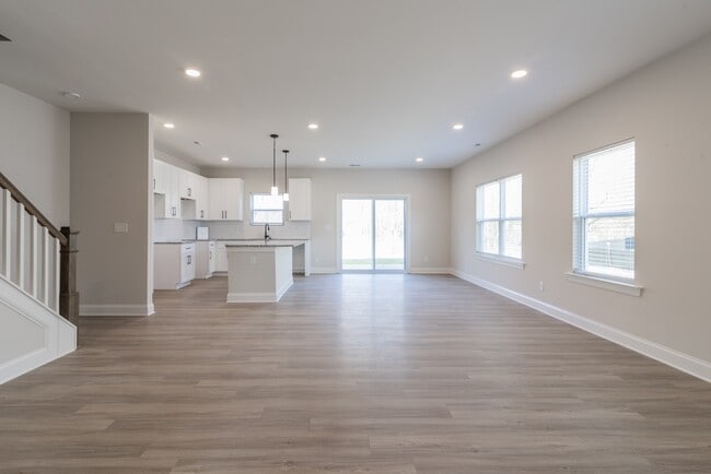 Building Photo - 3636 Trull St