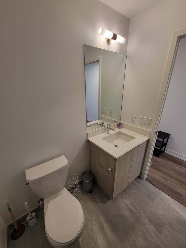 Building Photo - 395 Square One Dr