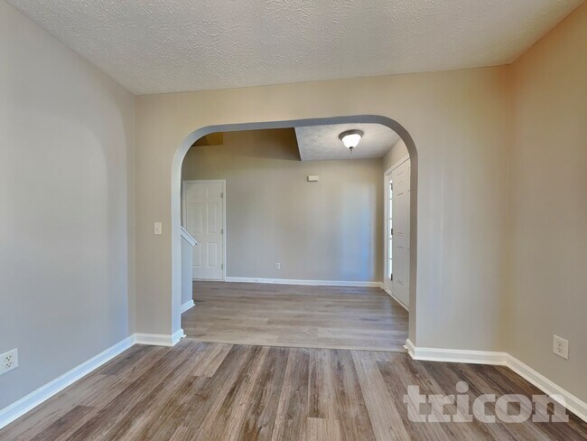 Foto del edificio - 75 Christopher Dr