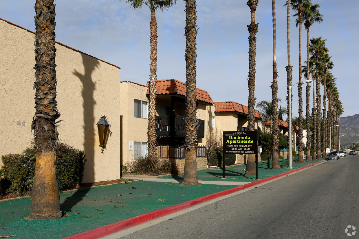 Primary Photo - Hacienda Apartments