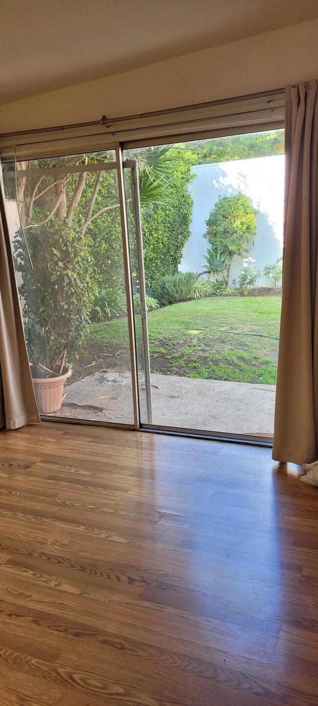 Foto del edificio - 1007 Havenhurst Dr