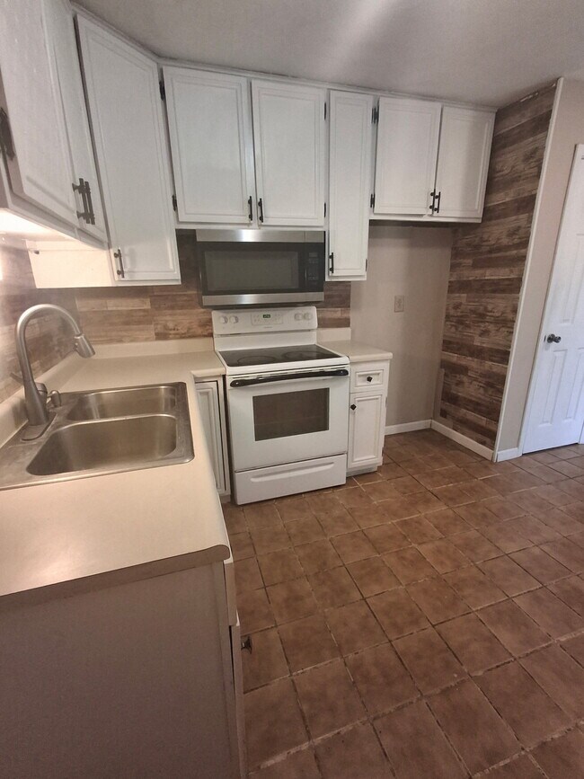 Foto del edificio - 2003 Ashbourne Rd