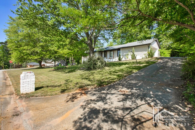 Building Photo - 1870 Gherry Dr