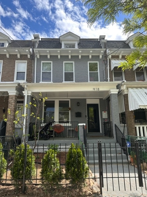 Building Photo - 918 Hamilton St NW