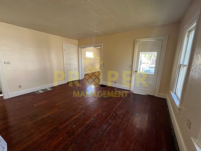 Foto del edificio - 3 bedrooms 1 bathrooms house for rent