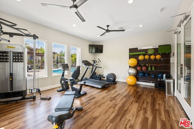 Foto del edificio - 4462 Paxton Pl